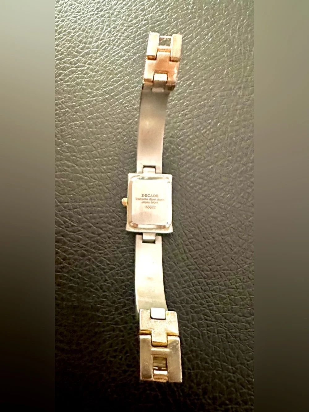 vintage Decade Women's Quartz Bangle Watch